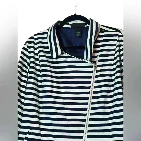 Lane Bryant Navy & White Striped Asymmetrical Zip Blazer Jacket Size 26 Business - Picture 3 of 9